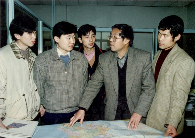 楊老師在指導學業 楊老師在指導學業